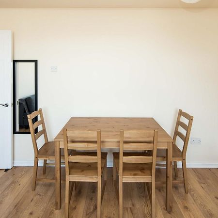 2Bd London Flat - City Buzz & Parkside Serenity 아파트 외부 사진