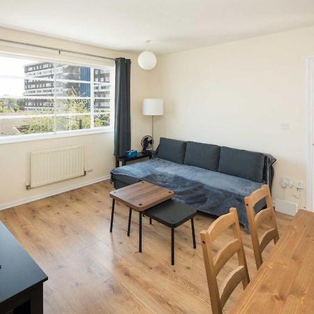 2Bd London Flat - City Buzz & Parkside Serenity 아파트 외부 사진